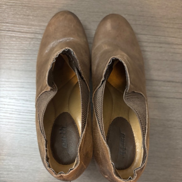 Earth Leather Wedge Booties‎ in Catrmount Brown Size 10B - Picture 6 of 8